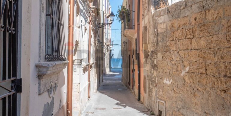 20251119111607-1000903-19