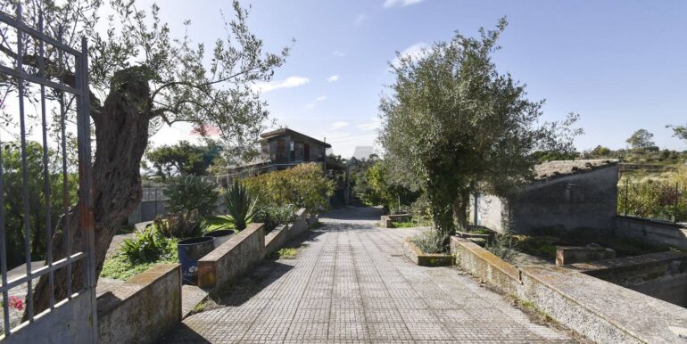 20251119120713-1002192-1