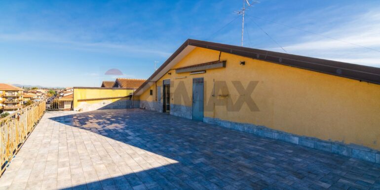 20251119175358-1002305-9