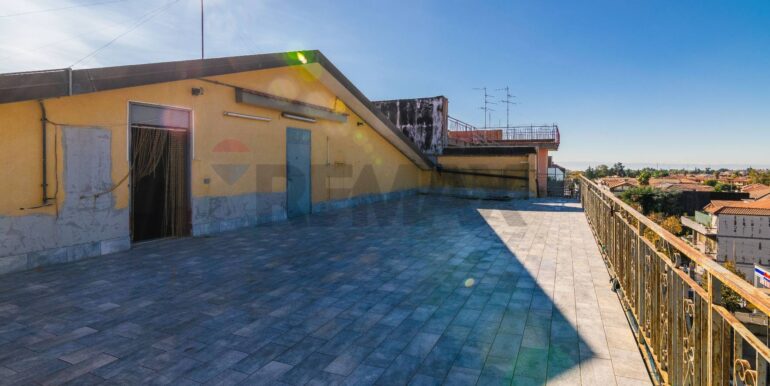 20251119175422-1002305-11