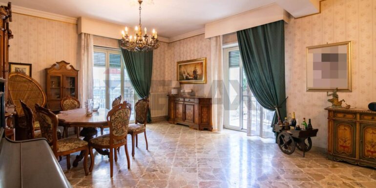 20251119184622-1000947-11