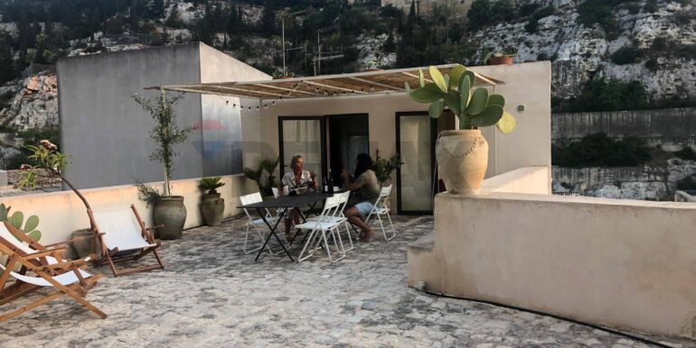 2025111922236-1002152-8