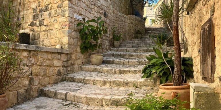 2025111922336-1002152-12