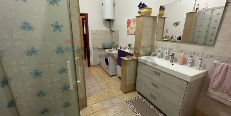 20251120163038-1002462-14