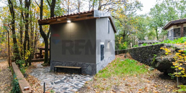 20251120214749-1002552-17