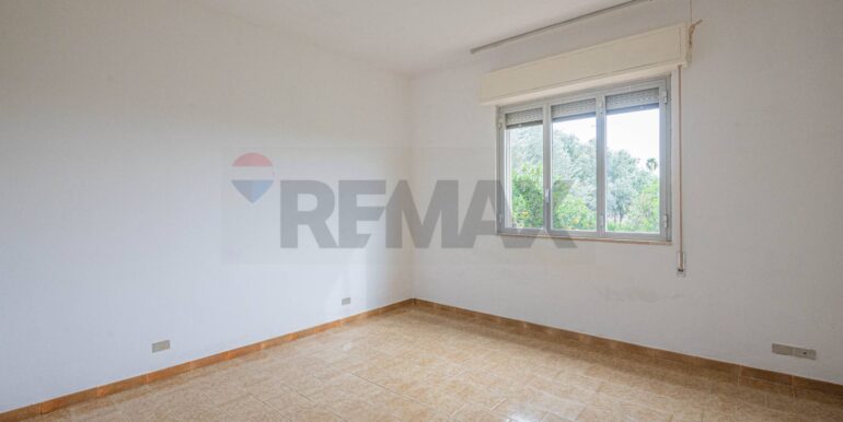 20251121185432-1002409-22