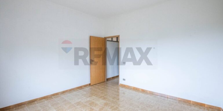 20251121185438-1002409-24