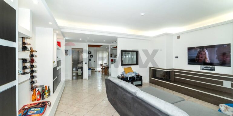 20251122214444-1000953-4