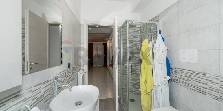 20251122214504-1000953-11