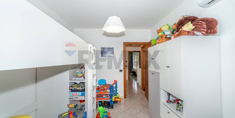 20251122214544-1000953-25