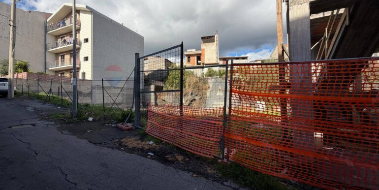 20251123205958-1002873-8