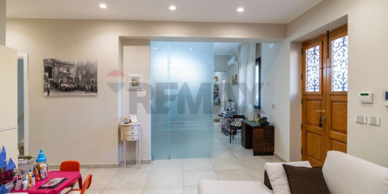 20251124110304-1000963-4