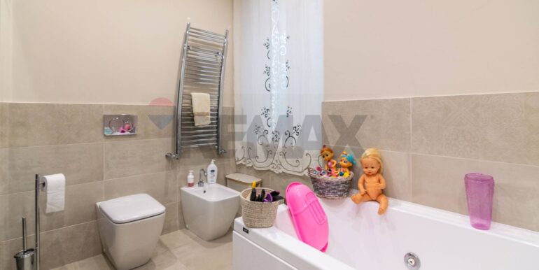 20251124110341-1000963-17