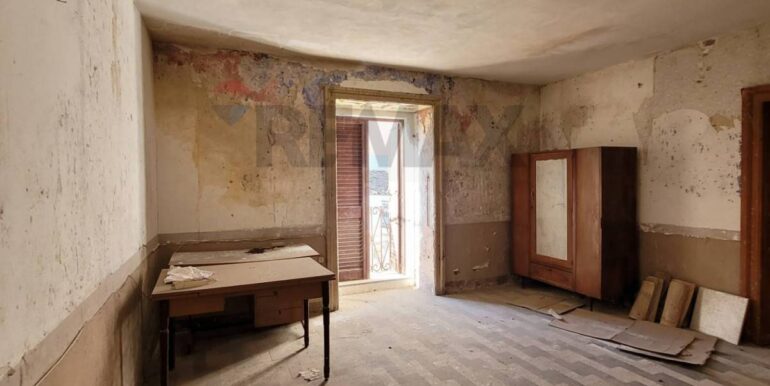 20251124112518-1002919-8