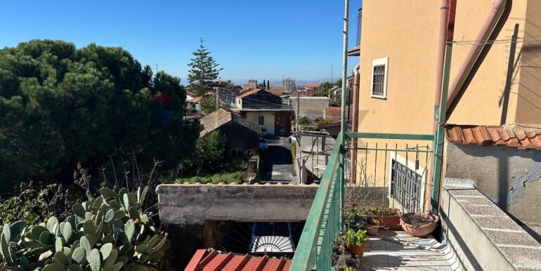 20251125192246-1001437-4