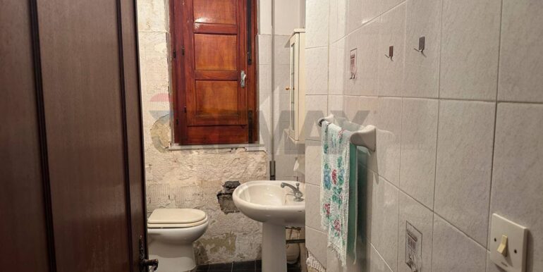 20251125192308-1001437-12