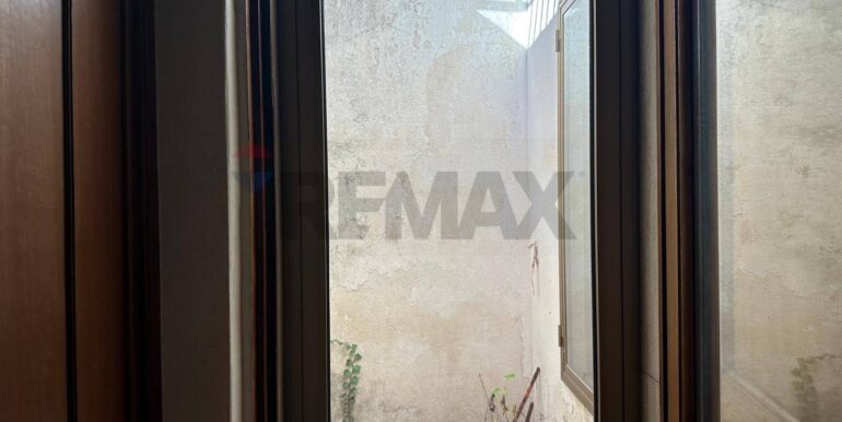 20251125192315-1001437-15