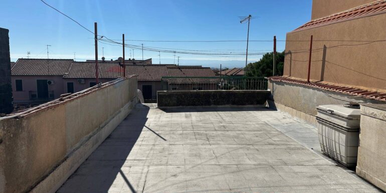 20251125192333-1001437-22