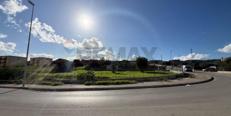 20251127165546-1004189-9