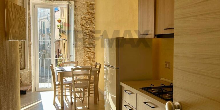 20251128103754-1004297-3