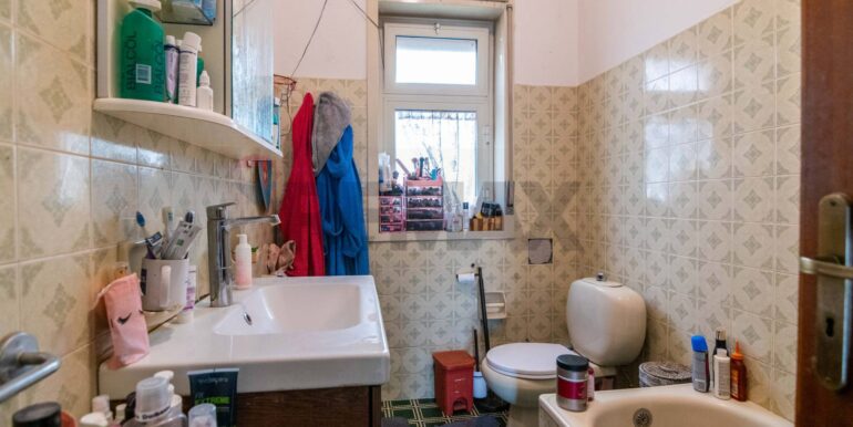 20251128125656-1005045-8