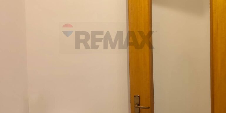 20251128192507-1001303-9