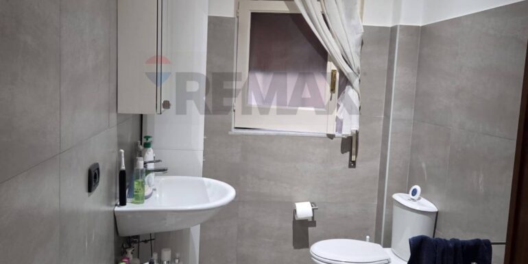 20251128194142-1005468-9