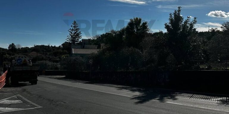 20251129170803-1003586-9