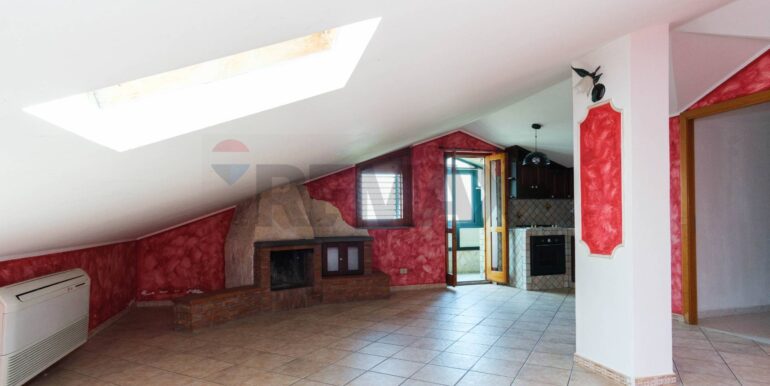 20251201114243-1005676-2