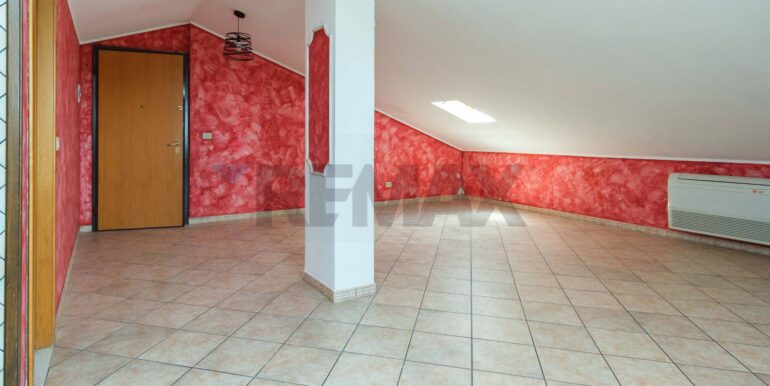 20251201114243-1005676-3