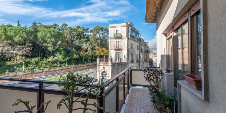 20251201152921-1000470-20