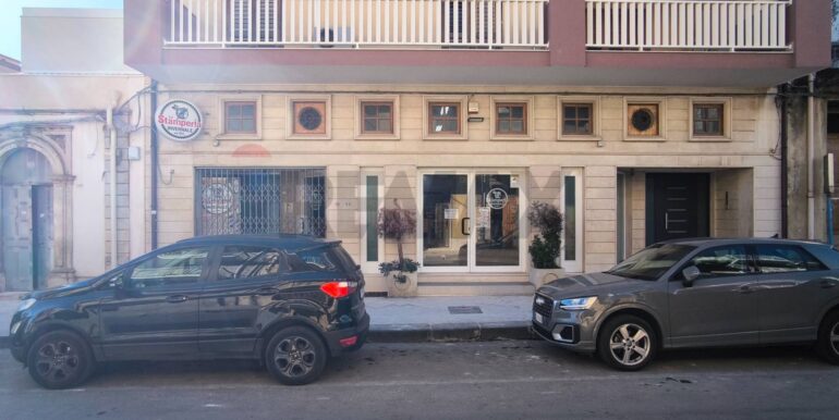 20251201194445-1005842-1