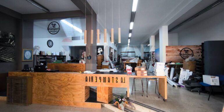 20251201194452-1005842-3