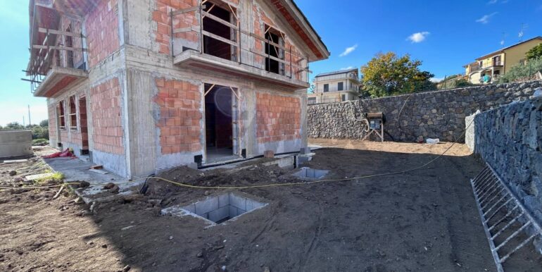 2025120194942-919296-94