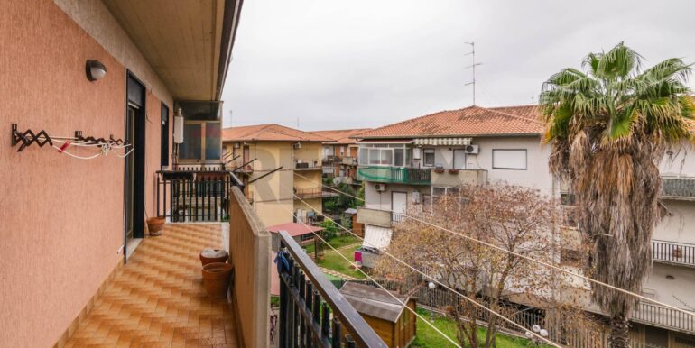 20251202180049-1006055-11