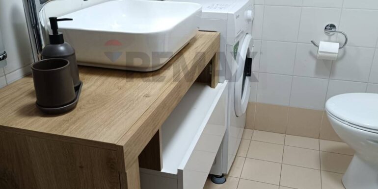 20251202194248-1006074-5