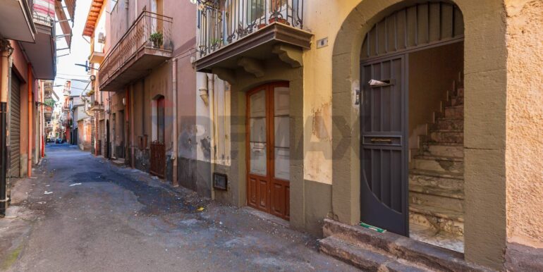 2025120281205-1005863-1