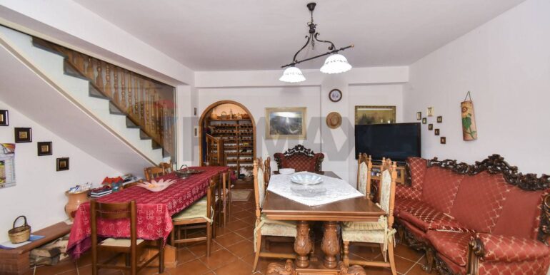 20251203175250-1006208-3