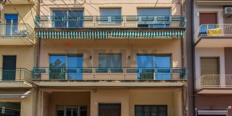 20251203184215-1006247-1