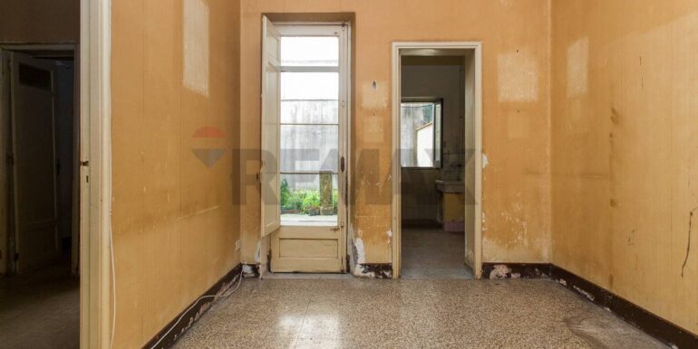 20251203184216-1006247-12