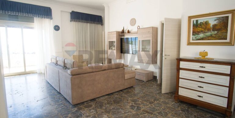 2025120344333-998786-49