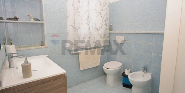 2025120344343-998786-52