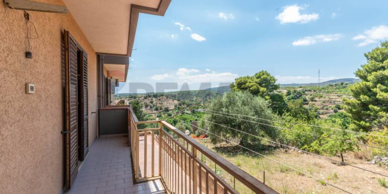 20251204154025-1006415-11