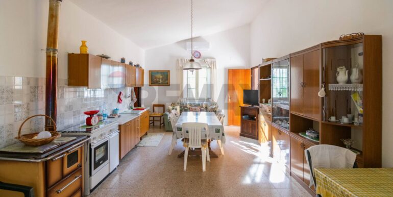 2025120483843-1000693-13