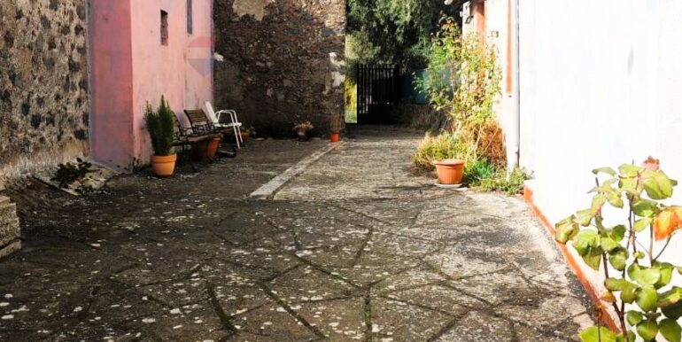 20251205102542-1005870-4