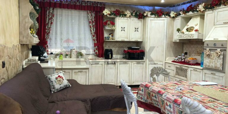 20251206120308-1007889-20