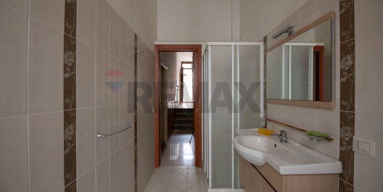 20251208182003-1002714-7