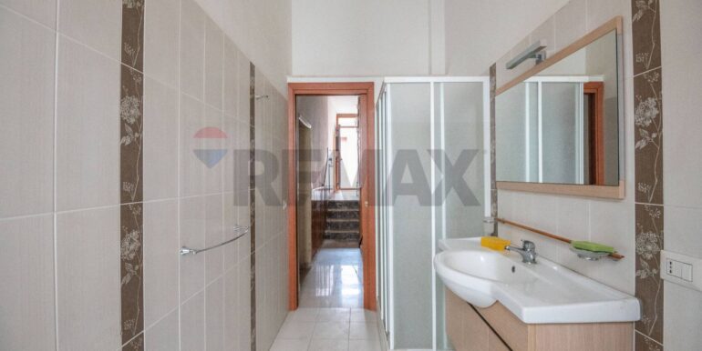 20251208182006-1002714-8