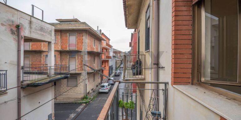 20251208182038-1002714-19