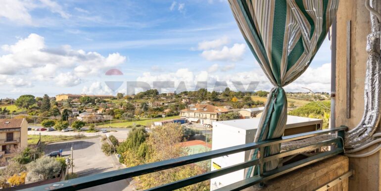 20251209102353-1006472-2